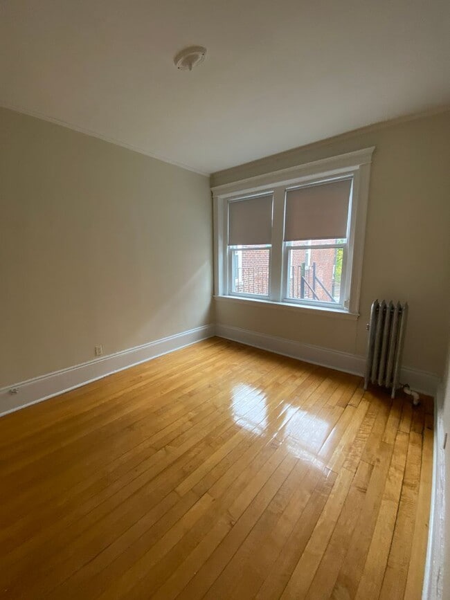 Photo - 1826 Beacon St
