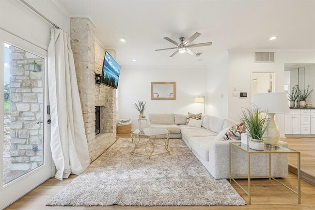 Photo - 2201 Lakeway Blvd Unit 10