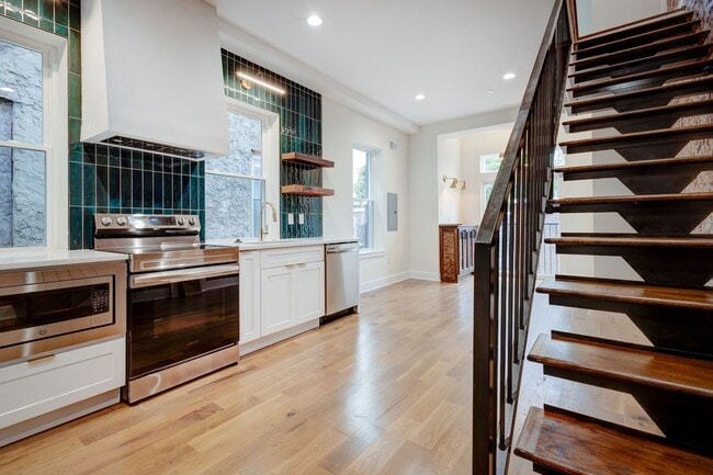 Photo - 2835 W Diamond St Unit 2835 W Diamond Street - C