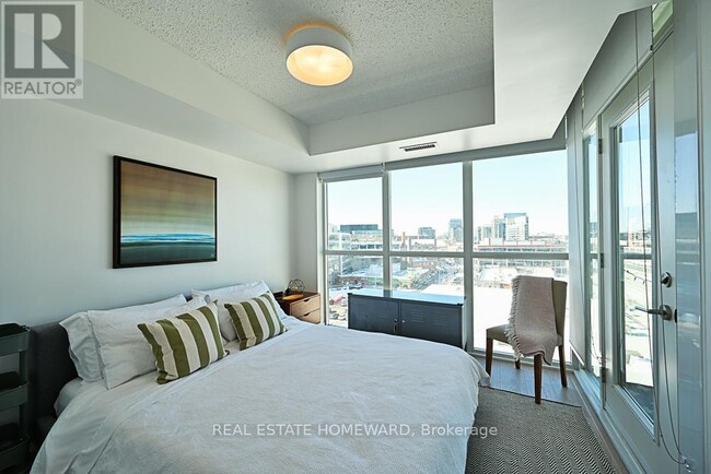 Photo - 125 Western Battery Rd Unit 913