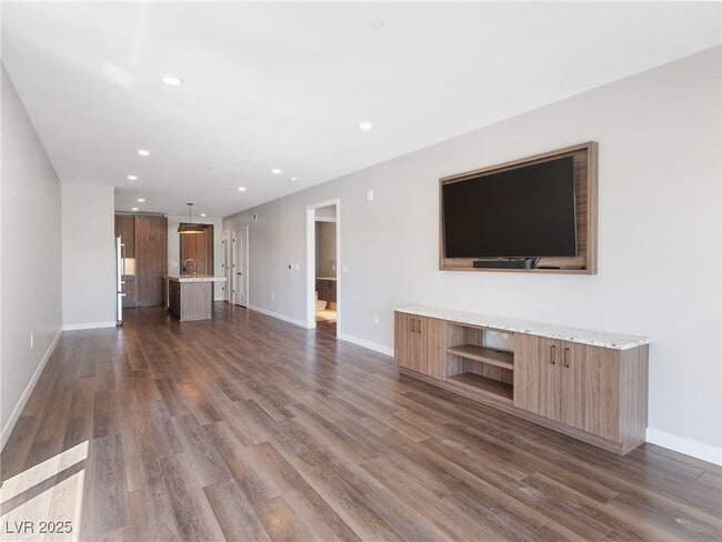 Building Photo - 2460 E Serene Ave Unit 617 Rental