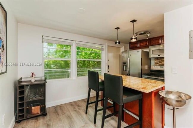 Photo - 6865 Bay Dr Unidad 6865 Bay Dr # 7