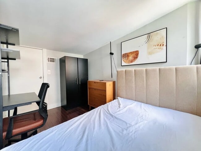 Photo - Furnished room/NOT APARTMENT Unit 3L