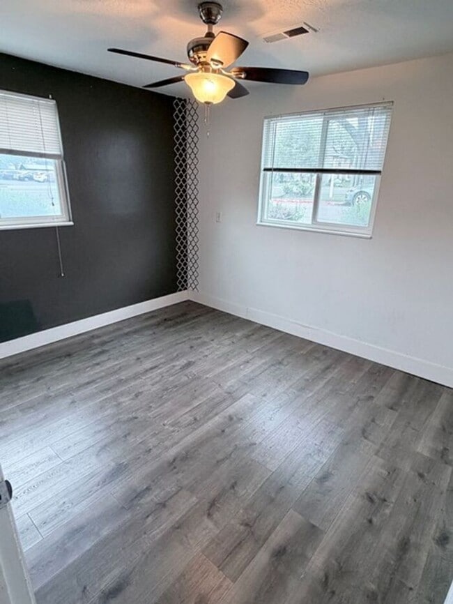 Photo - East Millcreek 2 bed 1 bath Condo Unit APT 16