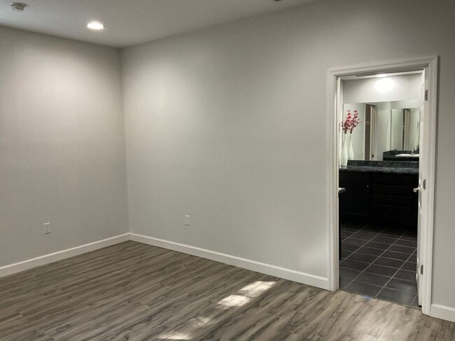 Photo - Close to Deland High School