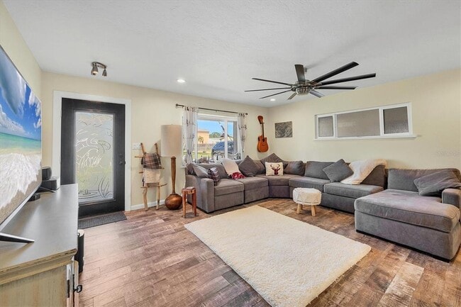 Photo - 1658 Blakemore Ln