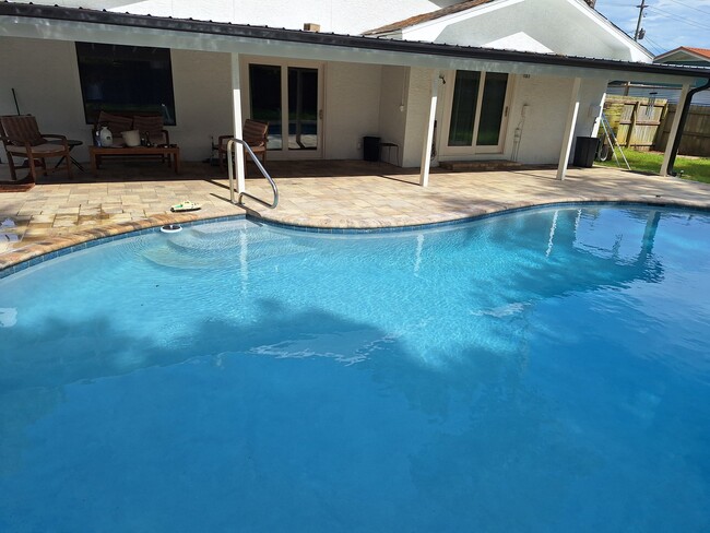 Building Photo - 3012 Laurie Ave