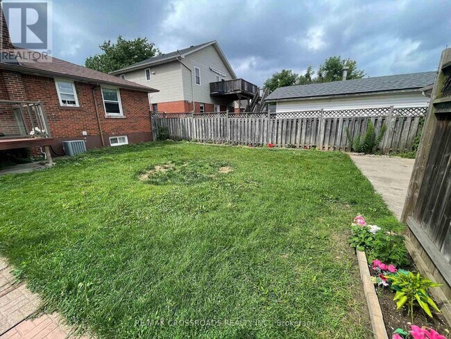Photo - 493 Upper Gage Ave