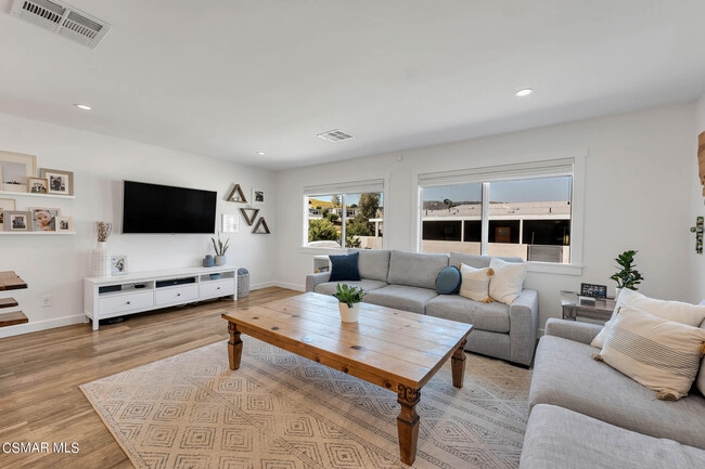 Photo - 30473 Mulholland Hwy