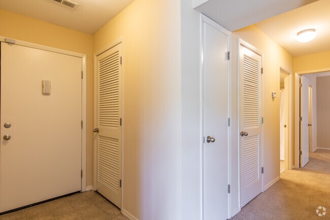 Entry/Hallway