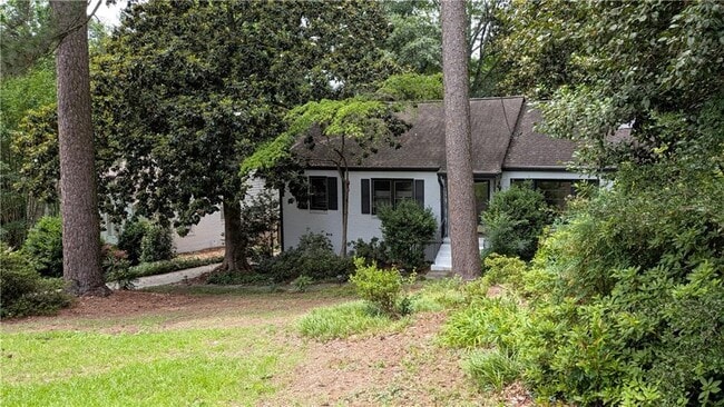 Photo - 4300 Rickenbacker Way NE