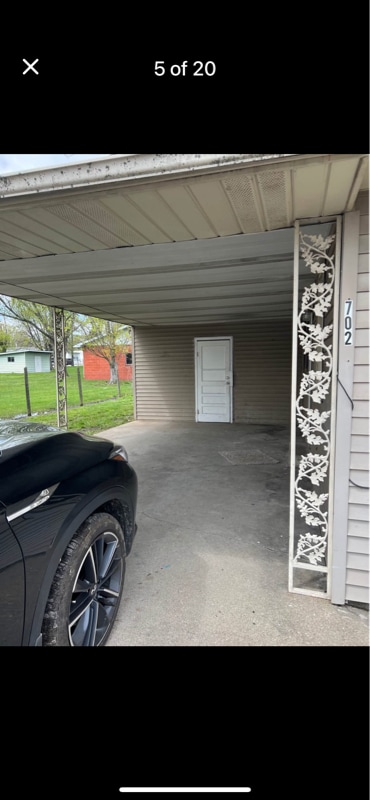 Photo - 702 W Curtsinger Dr