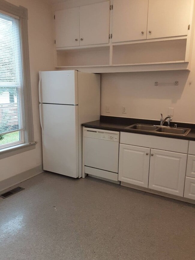 Photo - 511 E Chestnut St Unit 101