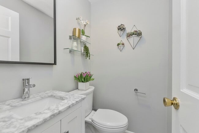 Photo - 1045 Washington St Unit 1