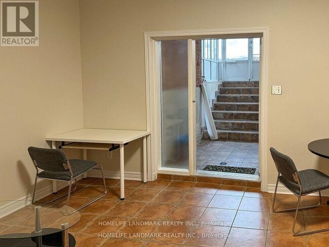 Photo - 21 Tenbury Dr