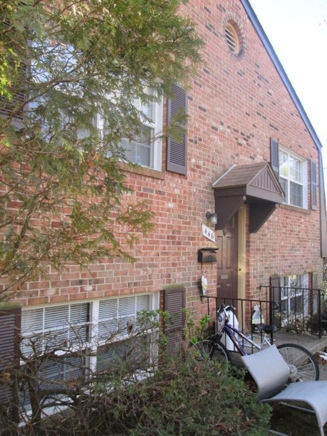 Photo - 446 Marlington St
