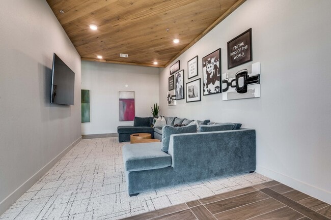 Photo - Sovereign Hometown