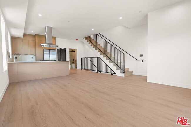 Photo - 2133 S Longwood Ave