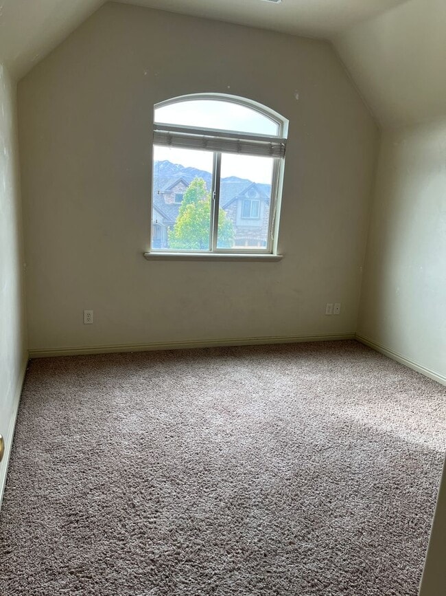 Photo - 1/2 Off 1st Months Rent!! 5 Bedrooms, 3 Ba...