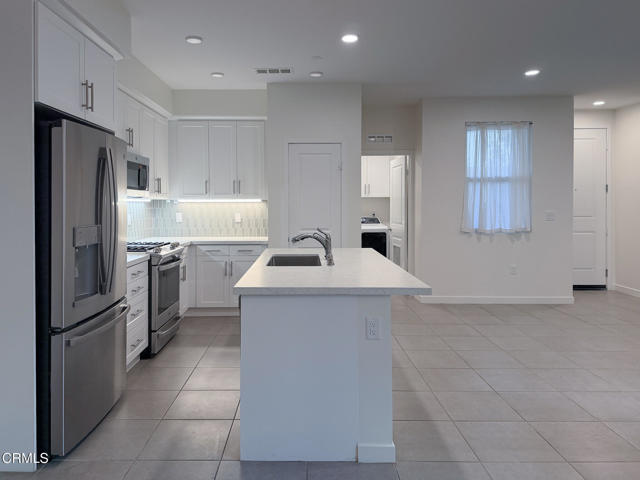 Photo - 1568 E Thompson Blvd