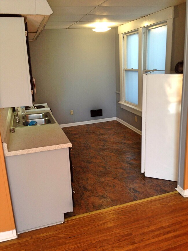 Photo - 2586 East Ave Unit 2586