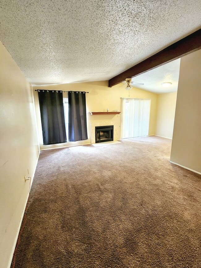 Photo - Affordable duplex in convenient location!