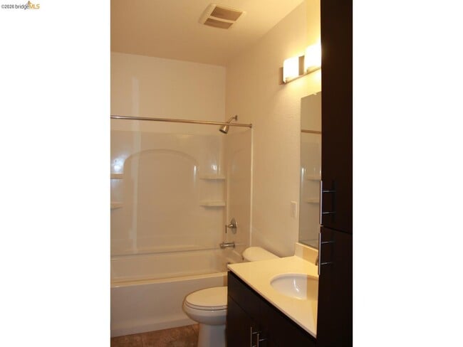 Photo - 859 Graphite Ln