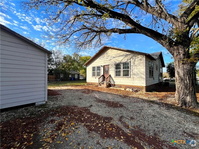 Building Photo - 601 Mitchell Ave Rental