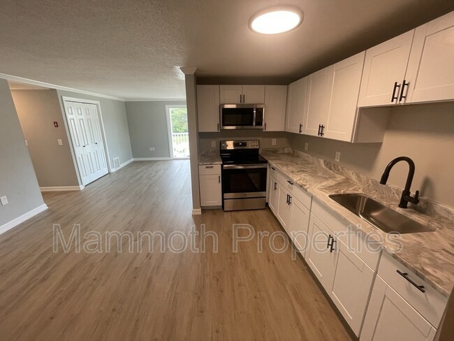 Photo - 667 Corning Rd Unit 7