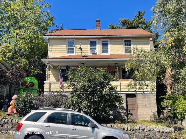 Building Photo - 1031 Lincoln St Unit 1033