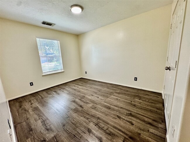 Photo - 7617 Waterlilly Ln