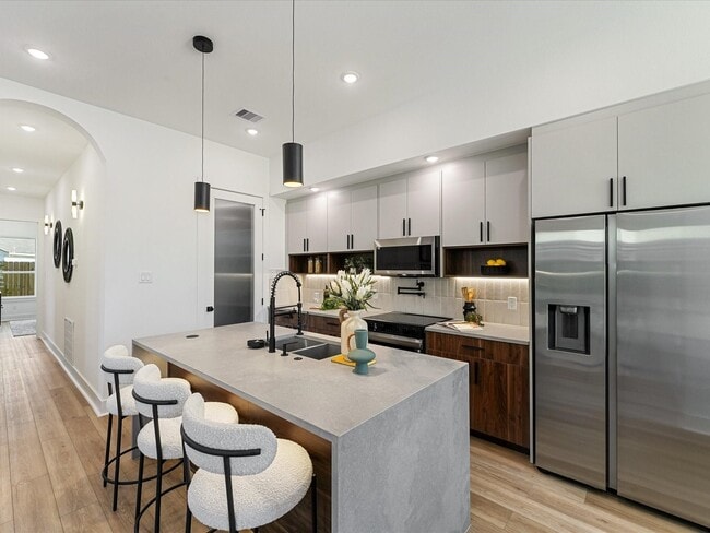 Photo - 8324 Williamsdell St