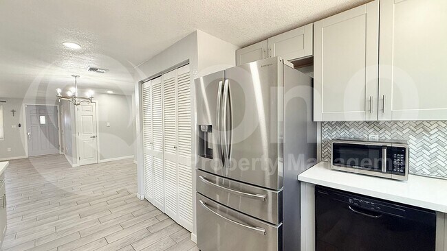 Photo - 1331 W Andorra Dr