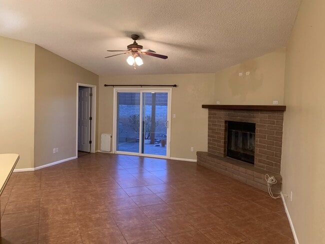 Photo - 2220 S Iris Dr