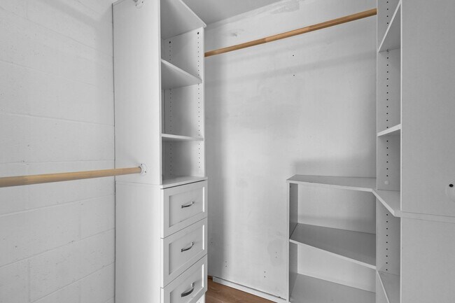 Photo - Spacious 3-Bedroom Townhome Across from Pearlridge – Available April 5