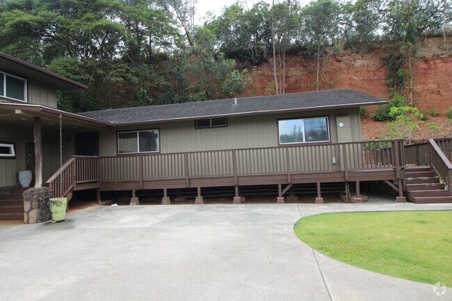 Building Photo - 4-bedroom Home with Huge Covered lanai and...