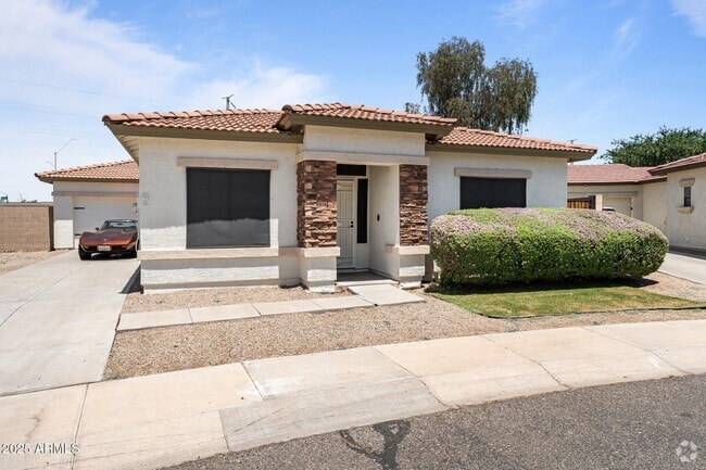 Building Photo - 5134 W Shaw Butte Dr Rental