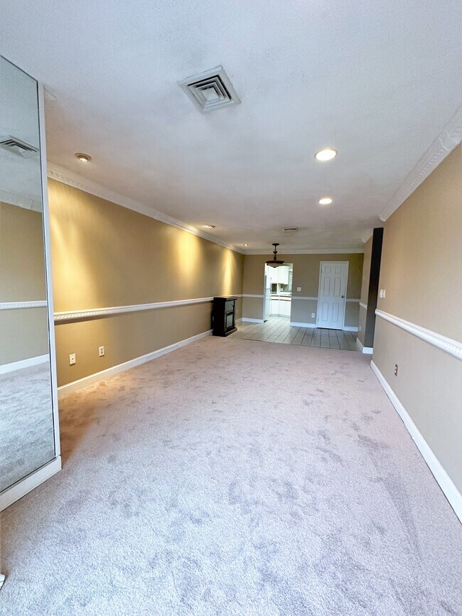 Photo - 677 Quincy Shore Dr Unidad 202