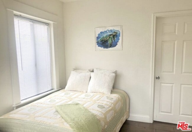 Photo - 1266 W 35th Pl