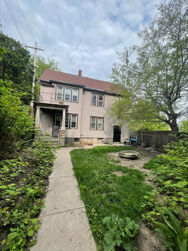 3 Bedroom 1 Bath in the heart of Lower Eas... - 3 Bedroom 1 Bath in the heart of Lower Eas... Apartment Unit Rear Cottage - Lower