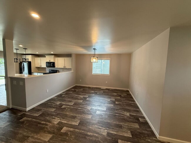Photo - Spacious 4-Bedroom Home with 3 Full Baths in Swartz Creek