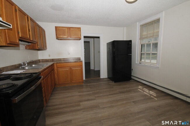 Photo - 204 Poquonock Ave
