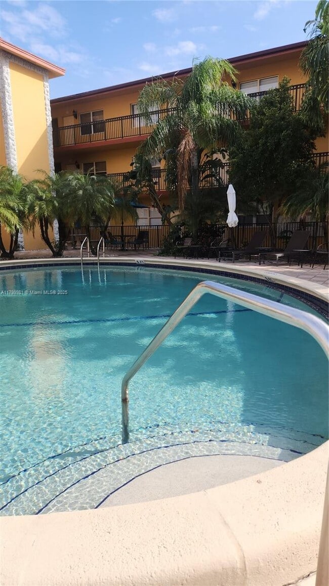 Photo - 744 NE 14th Ave Unidad 10 Rental