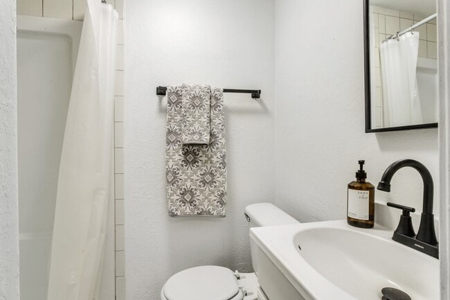 Photo - 856n N 100 E