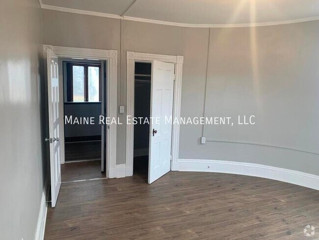 Building Photo - 372 Hammond St Unit 3 Rental