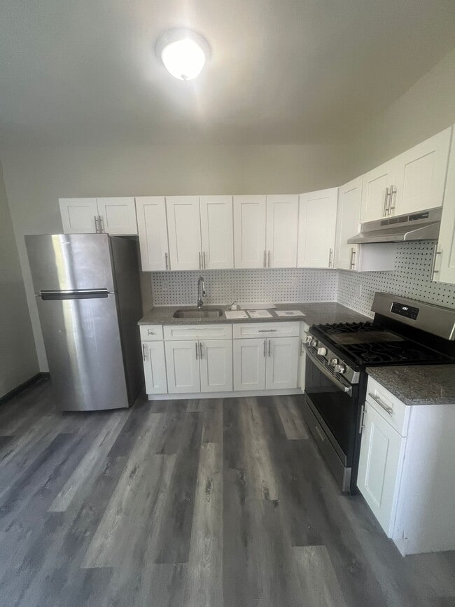 Building Photo - 71 W Runyon St Unit 3 Rental