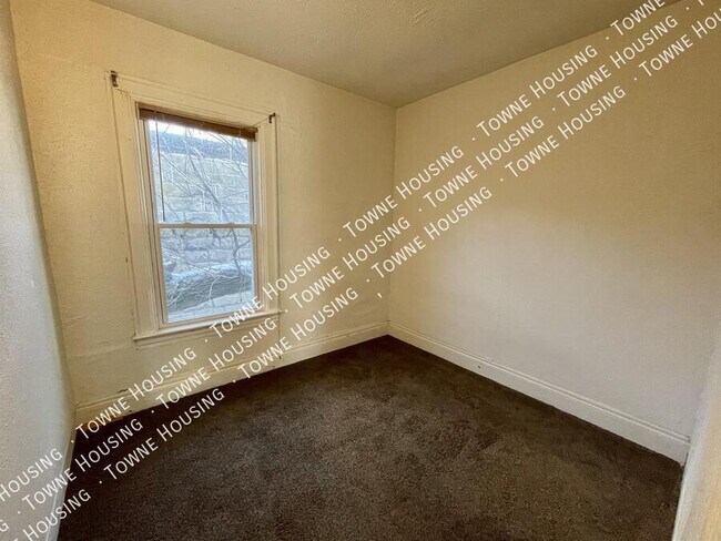 Photo - 305 15th St Unit Lower Rear