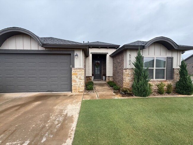 Building Photo - STONEWOOD ESTATES 3/2/2