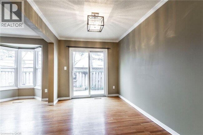 Photo - 2 Royalwood Ct