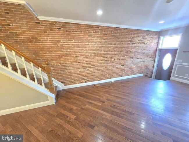 Photo - 112 N Luzerne Ave